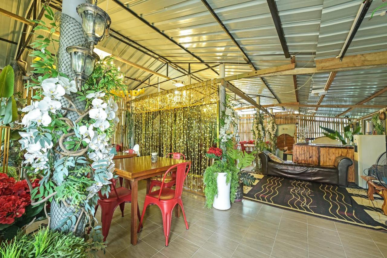 OYO 90636 Teratak Zakiah Chalet Hotel Jerantut Bagian luar foto