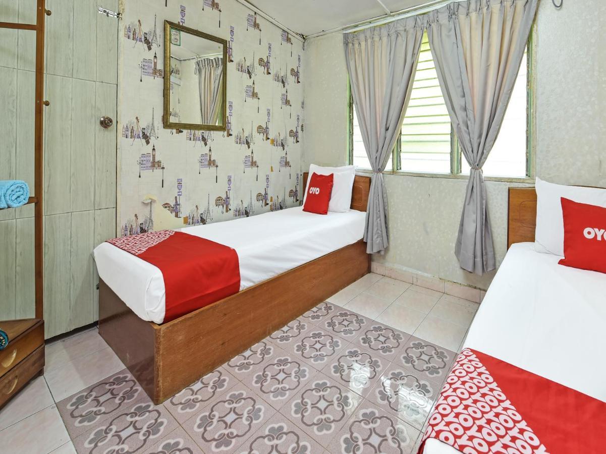 OYO 90636 Teratak Zakiah Chalet Hotel Jerantut Bagian luar foto